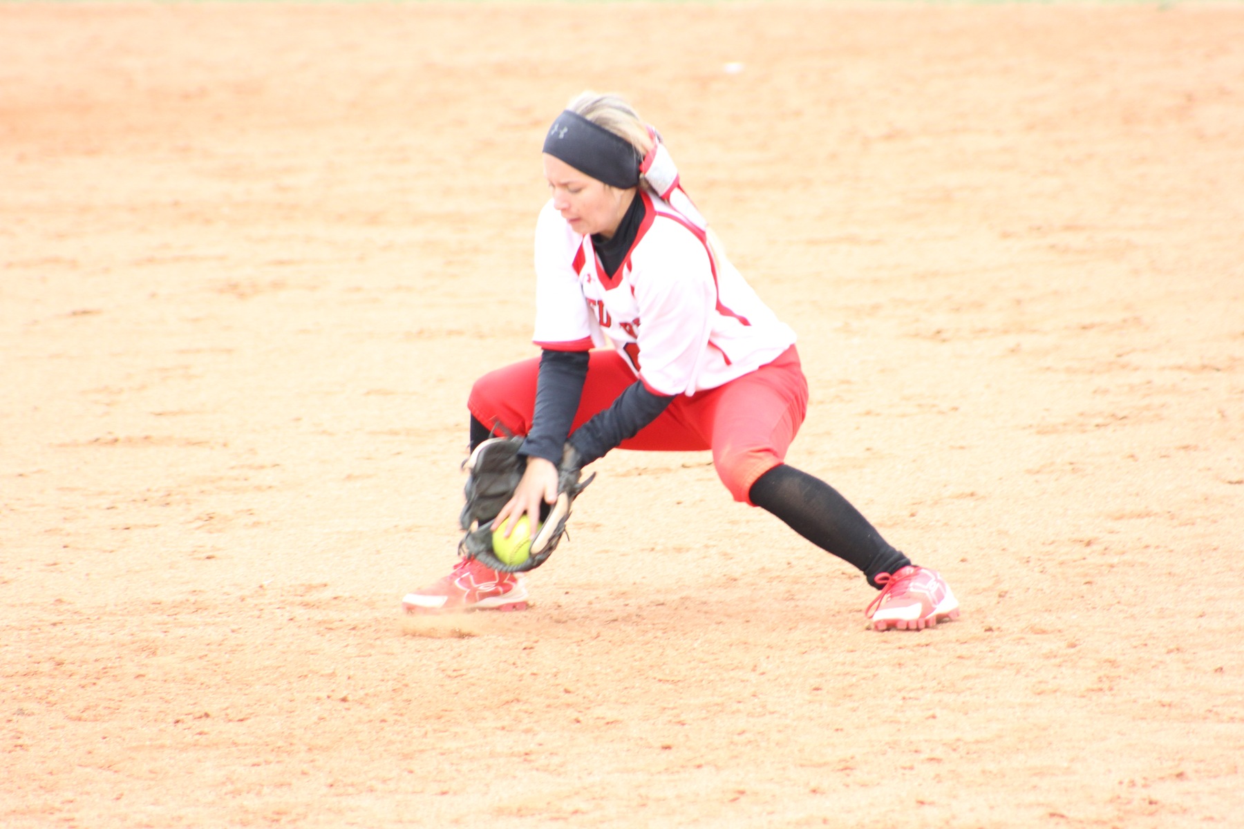 Red Raven Softball Lose Two at Highland