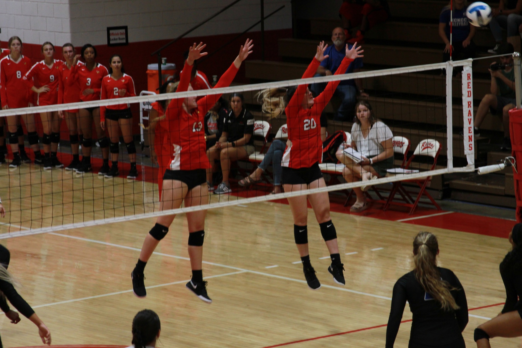 Red Raven Volleyball Gets Win at Independence