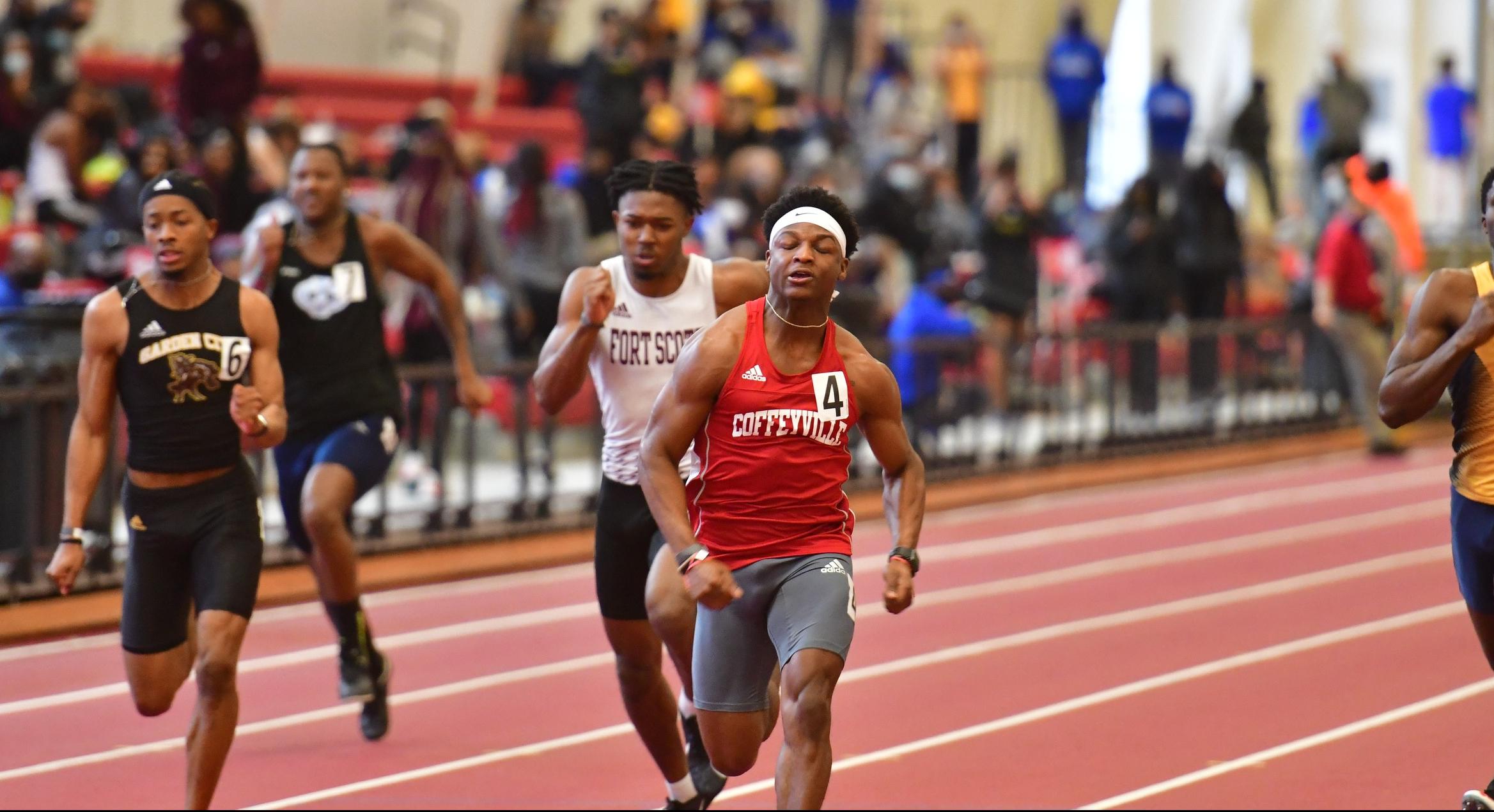 Red Raven Indoor T&F Men Place 4th, Women Place 6th at Region VI Indoor Championships